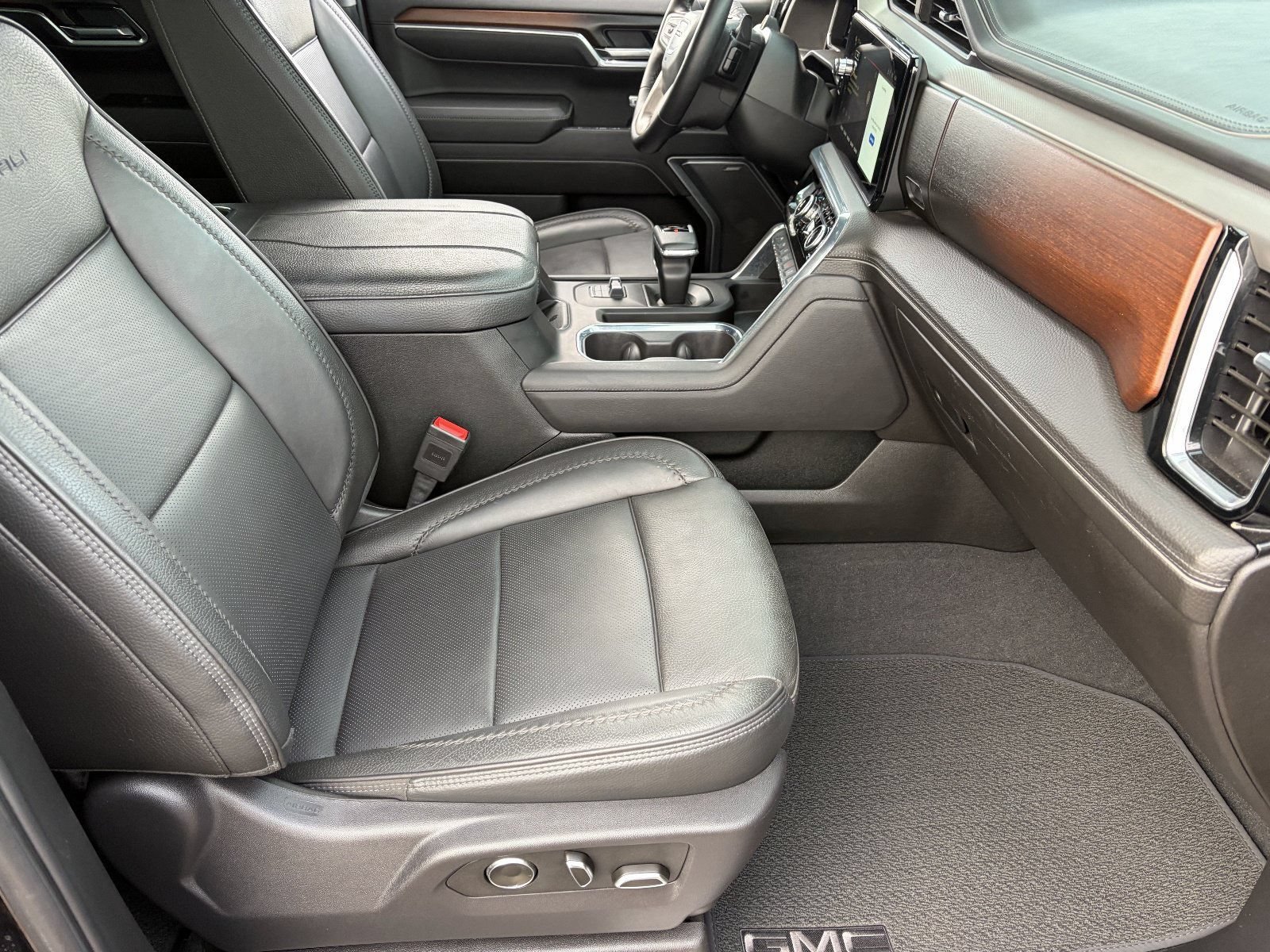 Certified 2025 GMC Sierra 1500 Denali AWD/4WD image 12