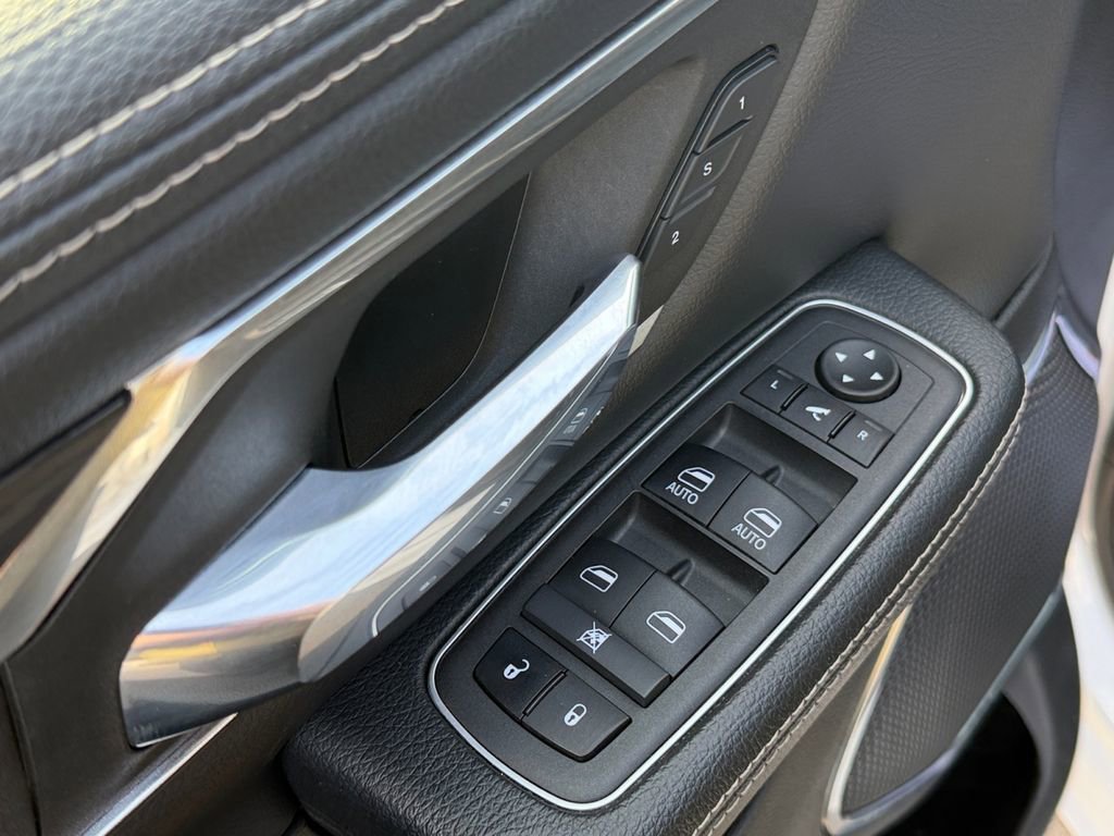 Used 2024 RAM 1500 Laramie image 17