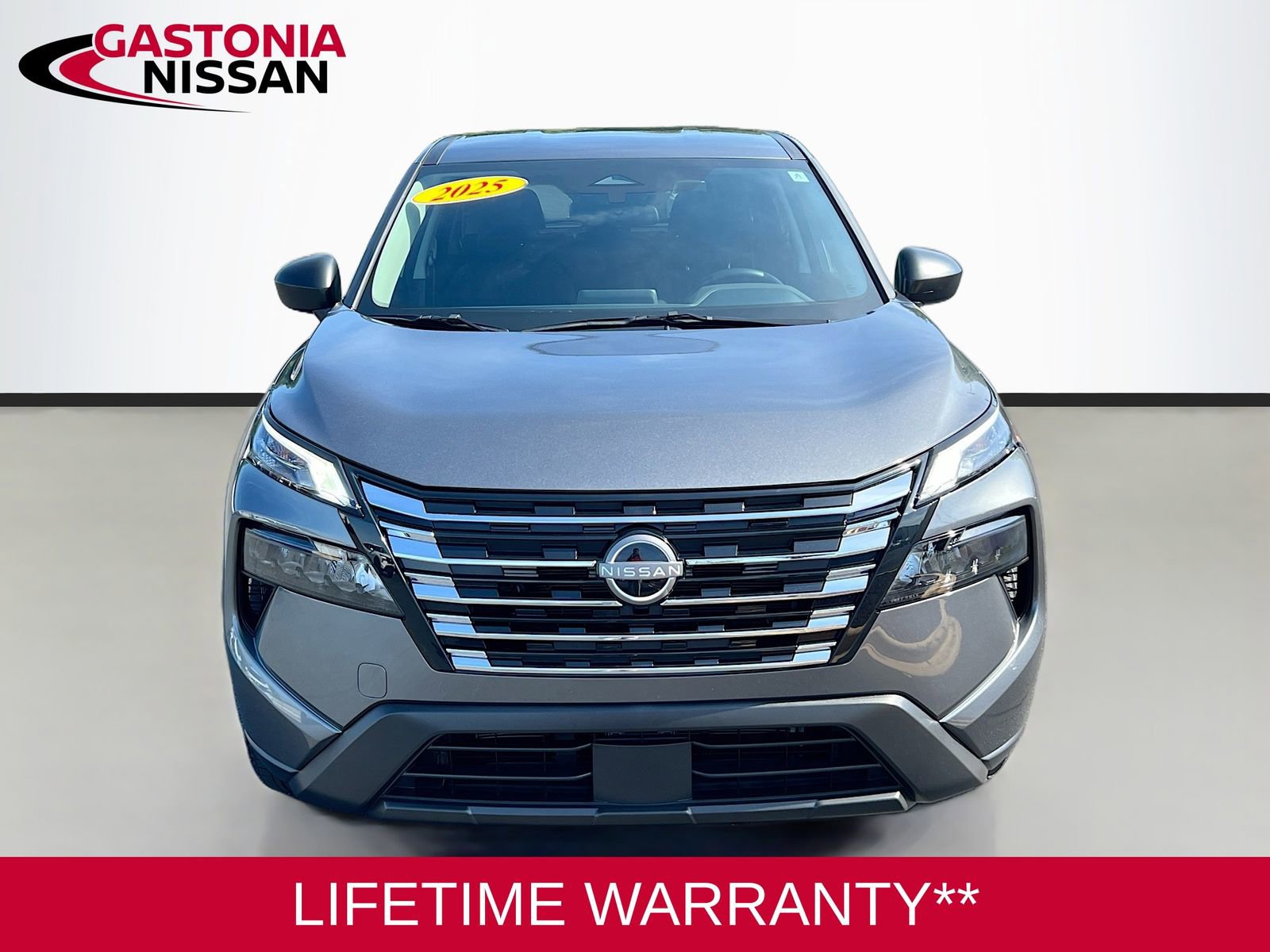 Used 2025 Nissan Rogue S FWD video 2