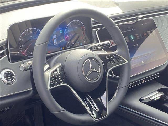 Used 2025 Mercedes-Benz E 350 4MATIC Sedan video 3