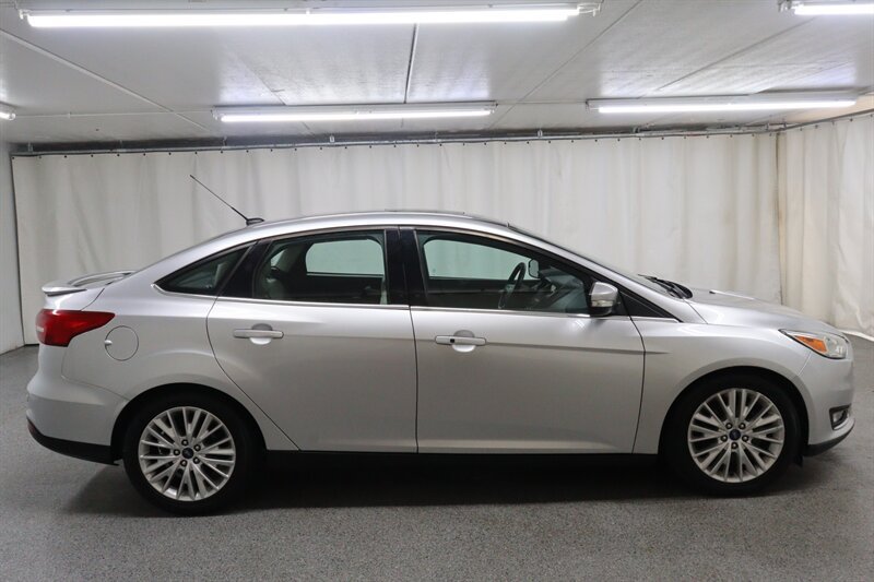 Used 2017 Ford Focus Titanium FWD image 8