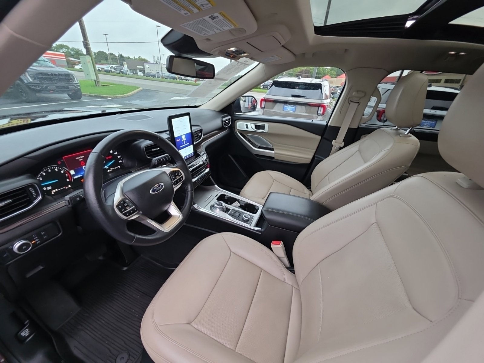 Used 2022 Ford Explorer Limited w/ Limited Technology Package AWD/4WD image 35
