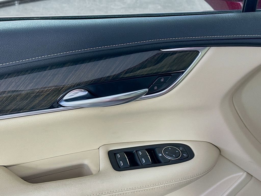 Used 2019 Cadillac XT5 AWD image 24