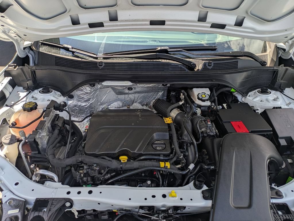 Used 2025 Chevrolet Trax LS FWD image 35
