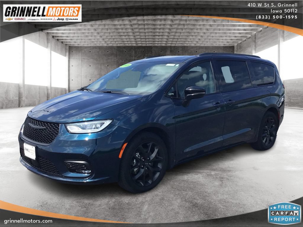 Used 2025 Chrysler Pacifica Limited