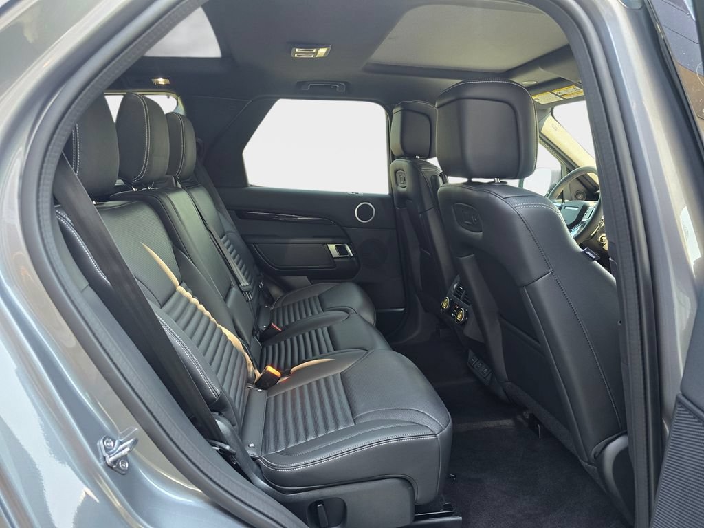 New 2026 Land Rover Discovery S AWD/4WD image 11