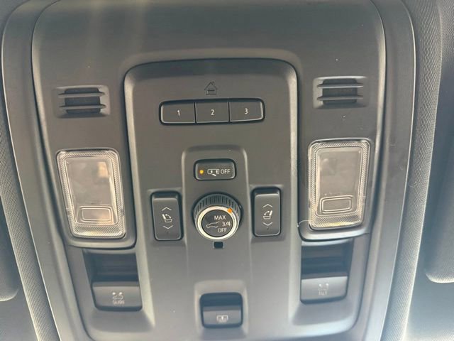 Used 2023 Chevrolet Suburban Z71 w/ Luxury Package AWD/4WD image 33