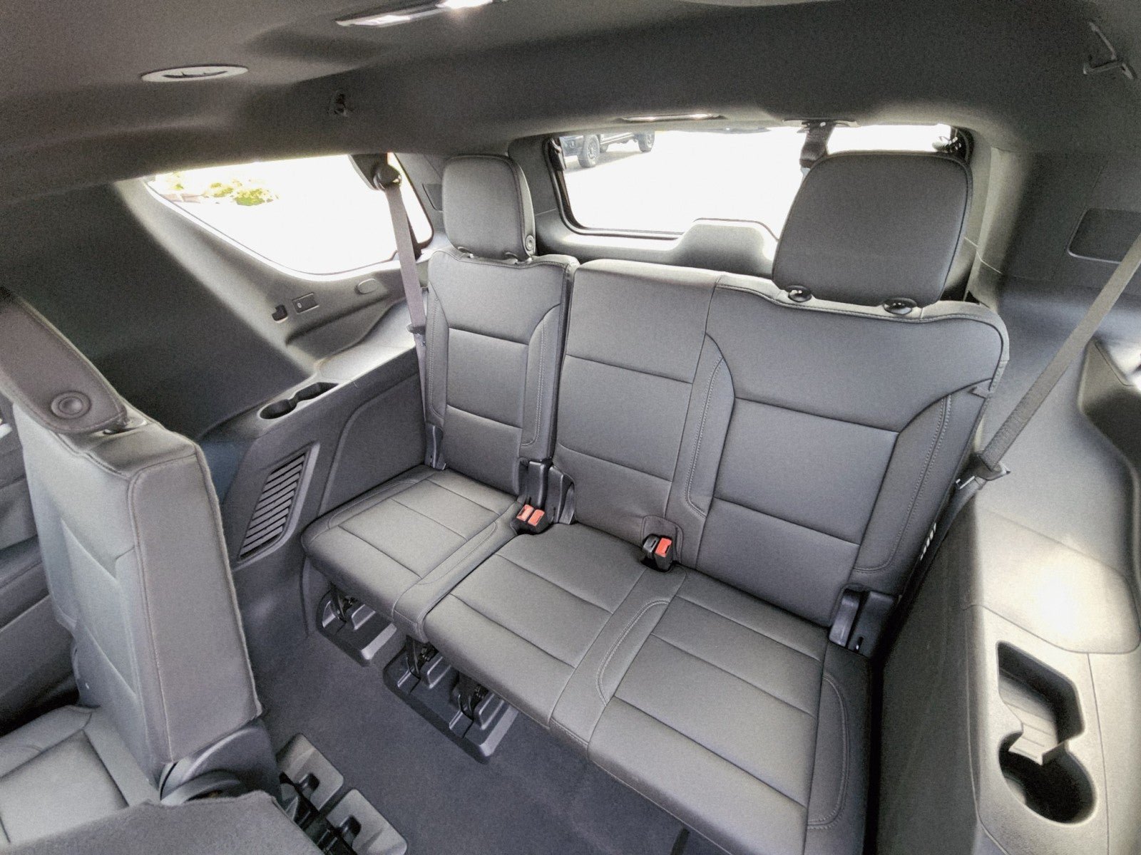 Used 2022 Chevrolet Tahoe LT w/ Luxury Package AWD/4WD image 24