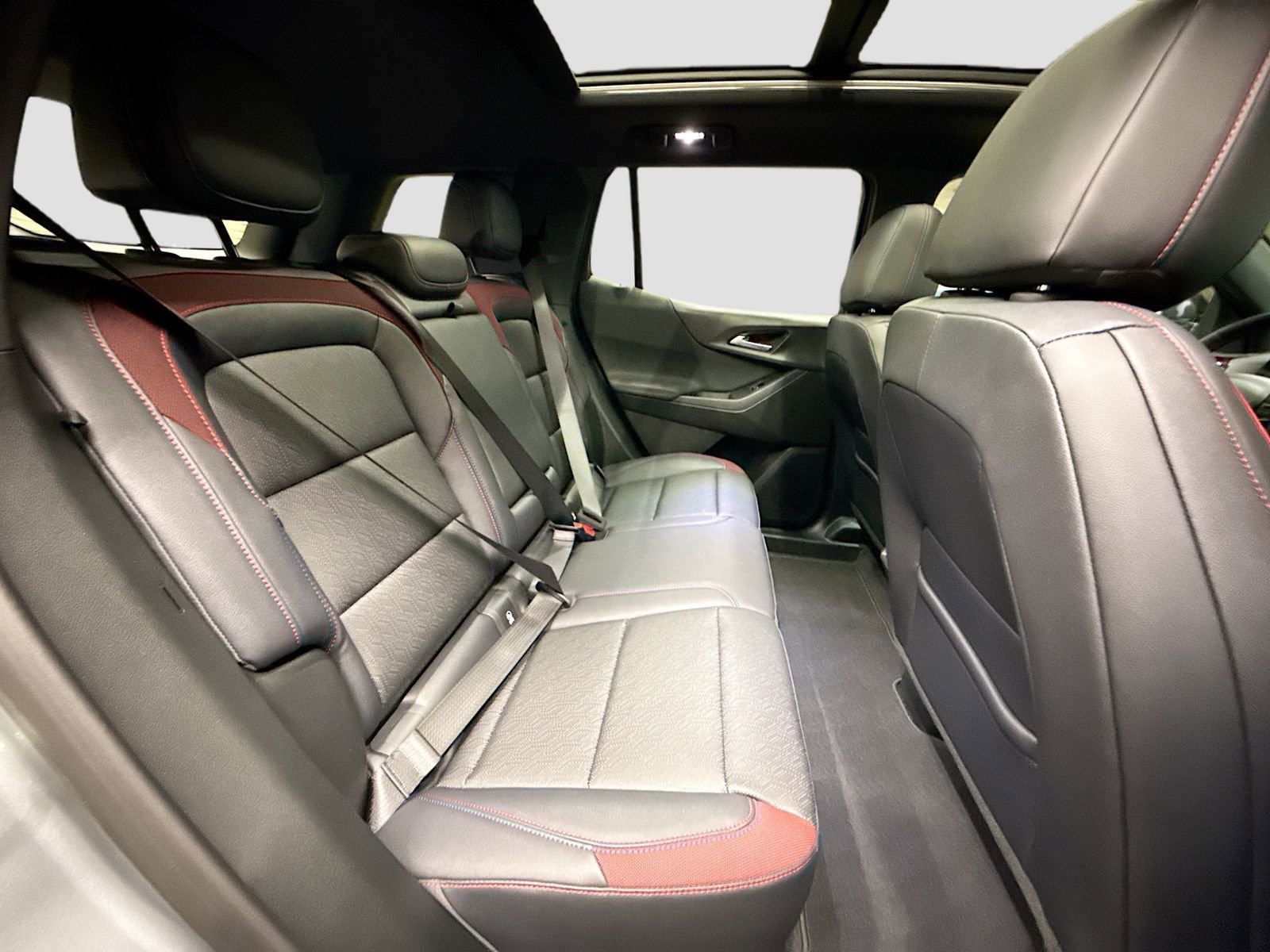 New 2026 Chevrolet Equinox RS w/ Safety and Technology Package AWD/4WD image 32