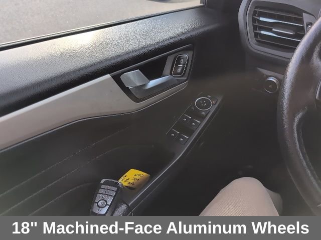 Used 2021 Ford Escape SEL image 10