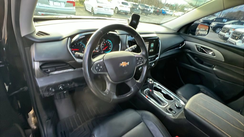 Used 2019 Chevrolet Traverse LT image 24