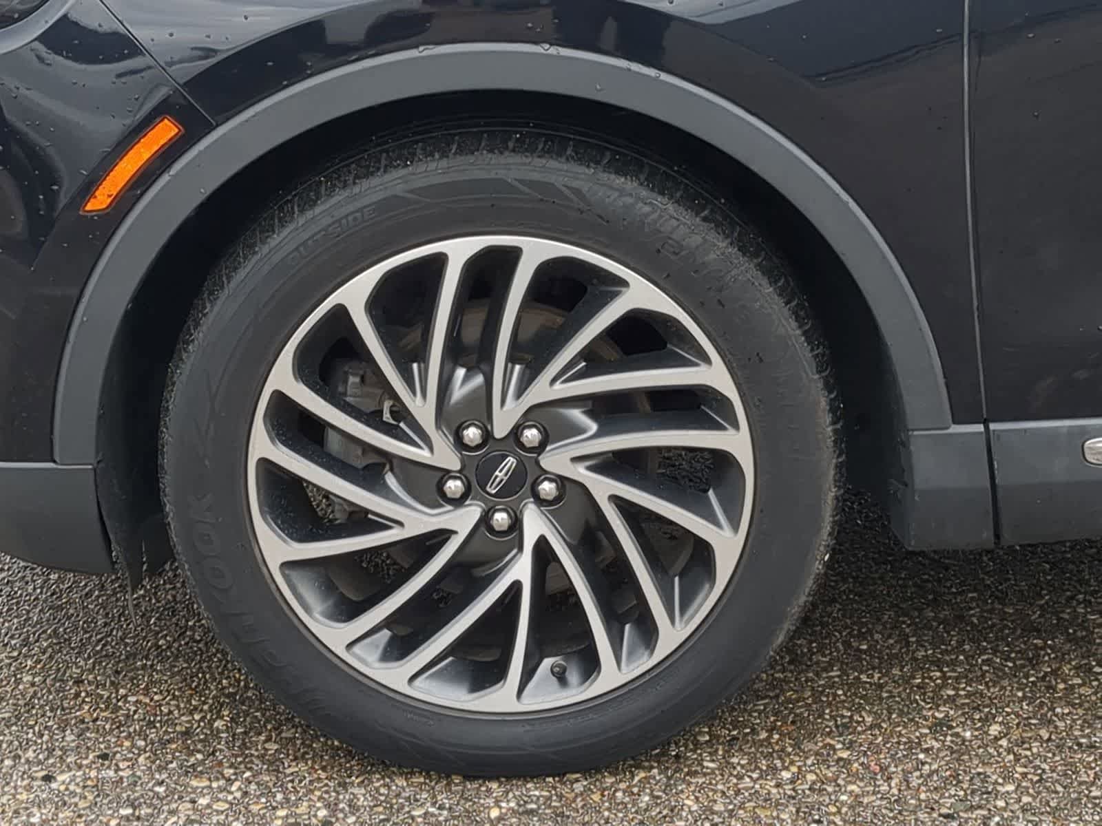 Used 2020 Lincoln Nautilus Reserve image 14