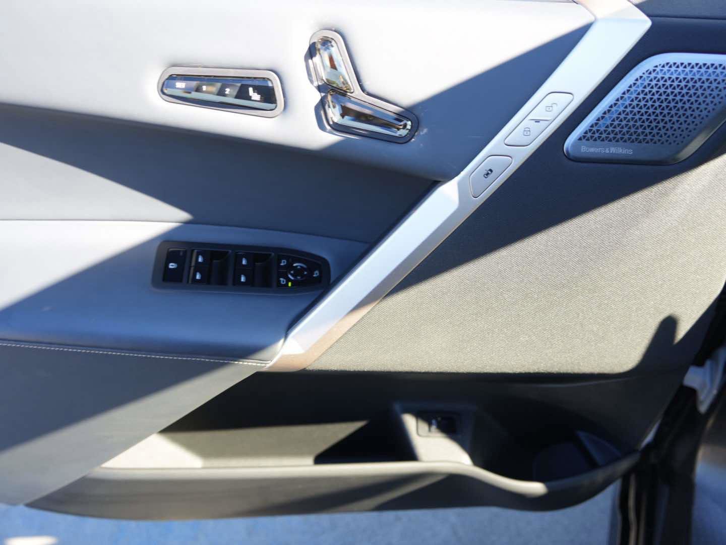 Certified 2023 BMW iX M60 image 25