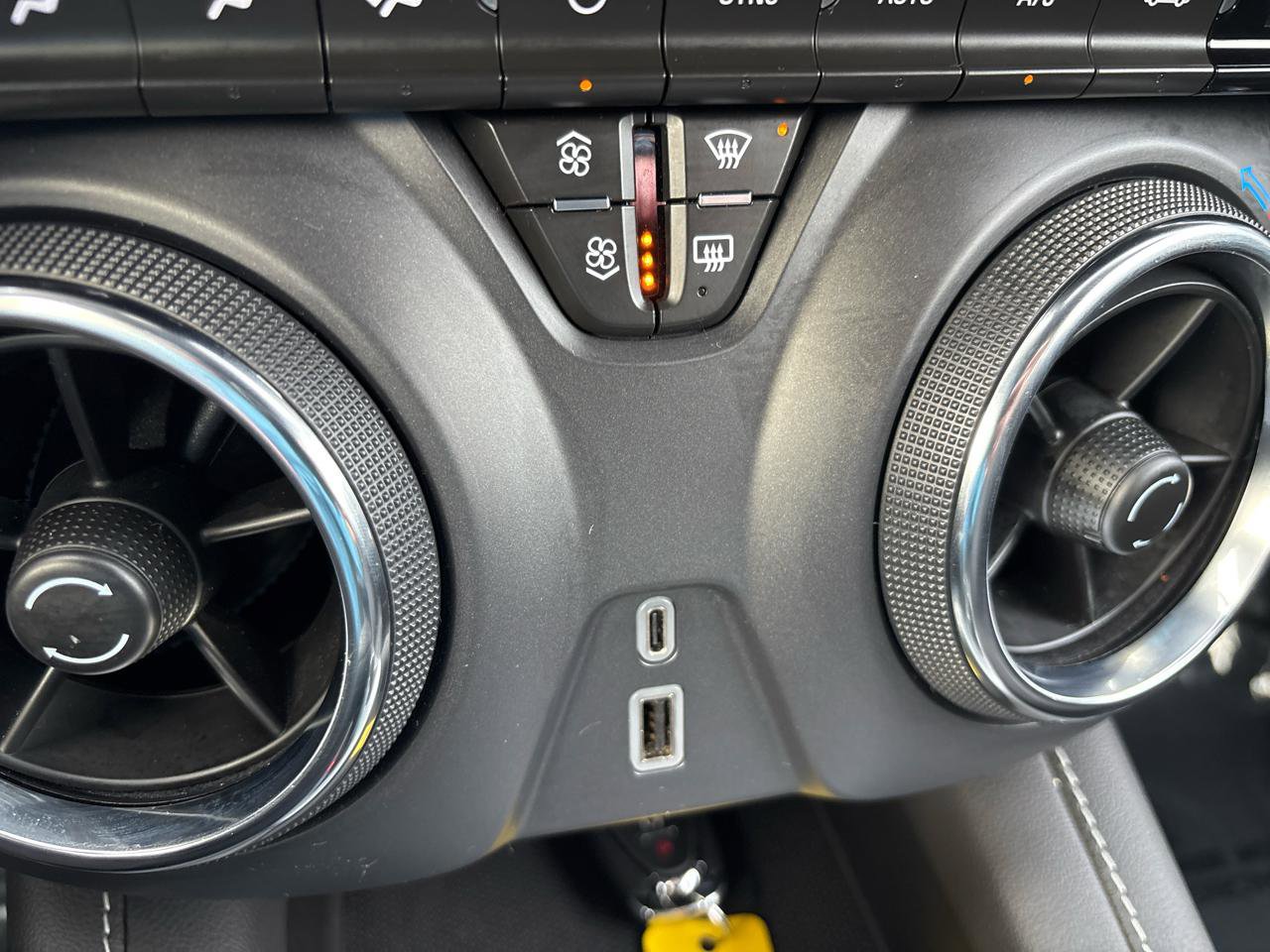 Used 2025 Chevrolet Blazer LT image 30