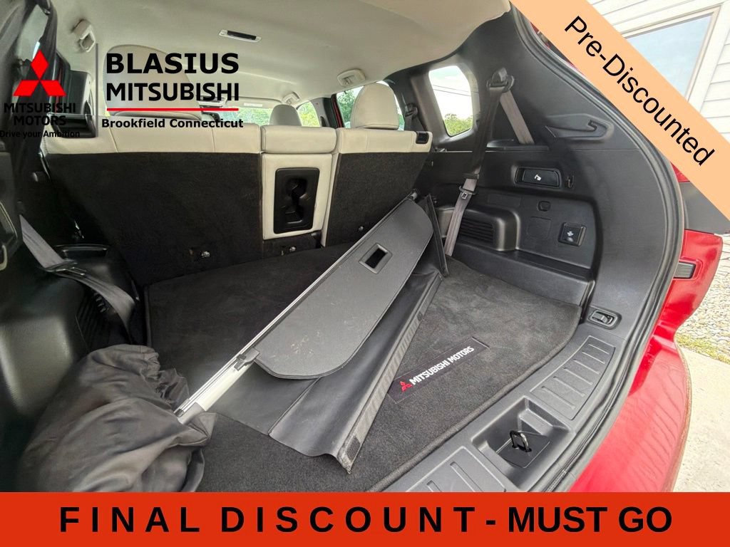 Used 2023 Mitsubishi Outlander SEL AWD/4WD image 16