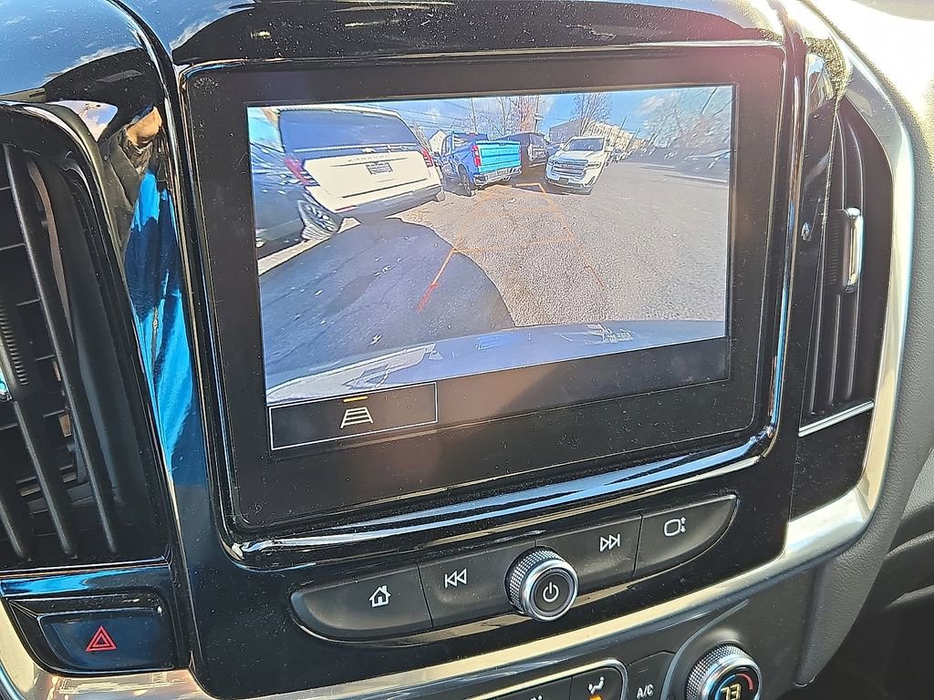Used 2023 Chevrolet Traverse LT image 23