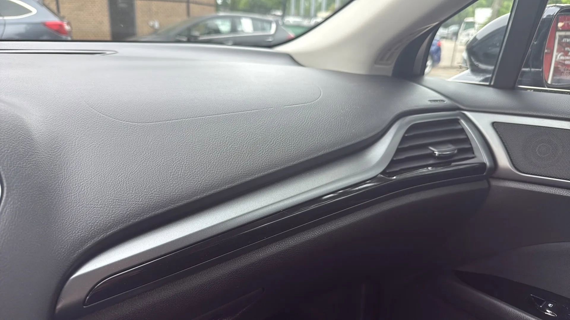Used 2016 Ford Fusion SE FWD image 38