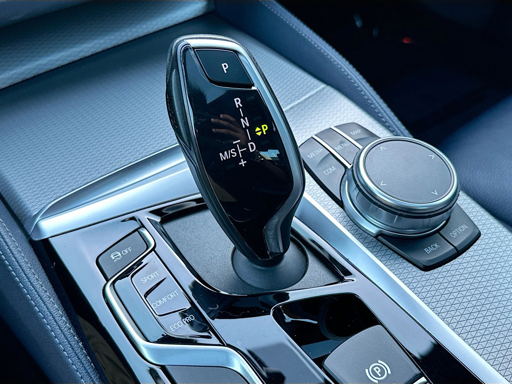 Used 2020 BMW 530i w/ M Sport Package image 17