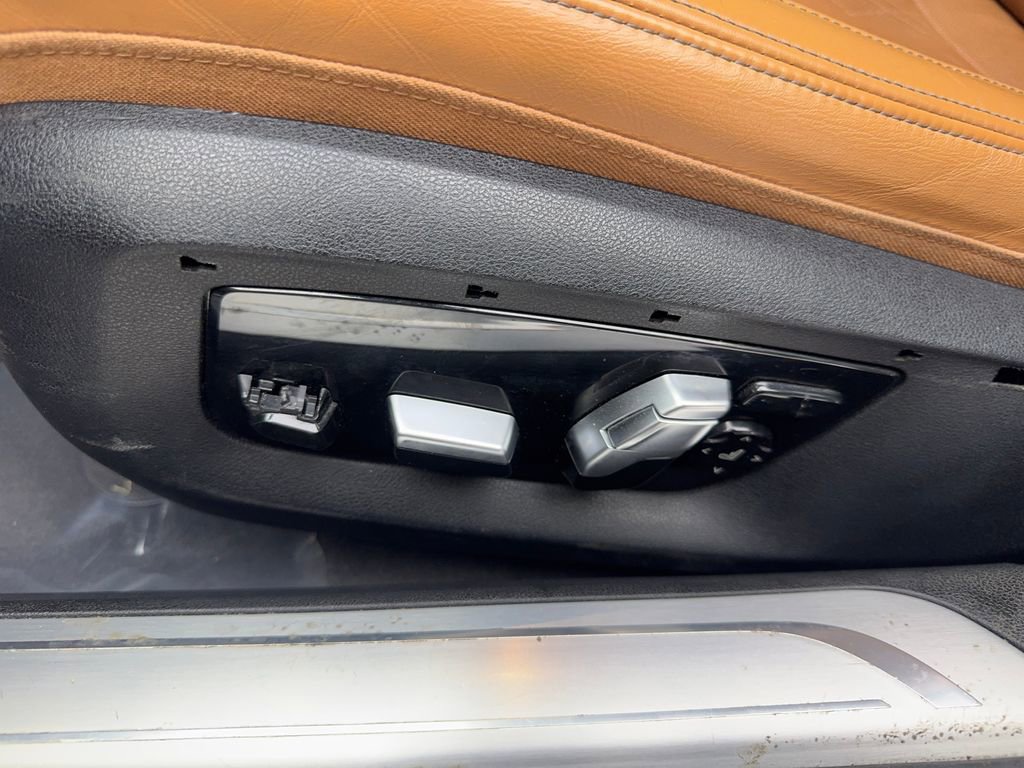 Used 2017 BMW 750i xDrive image 31