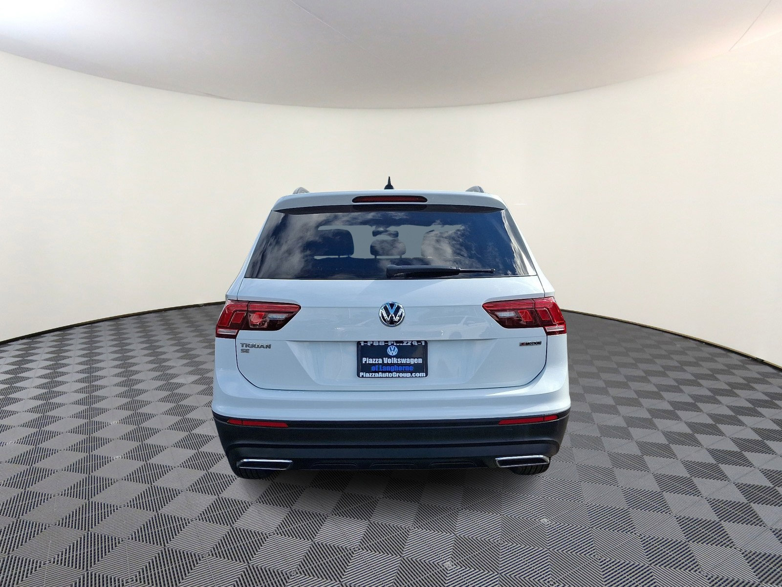 Certified 2021 Volkswagen Tiguan SE w/ Panoramic Sunroof Package image 6