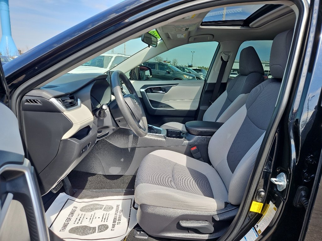 Used 2019 Toyota RAV4 XLE w/ Carpet Mat Package image 9