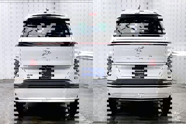 Certified 2024 Hyundai Kona SE image 4