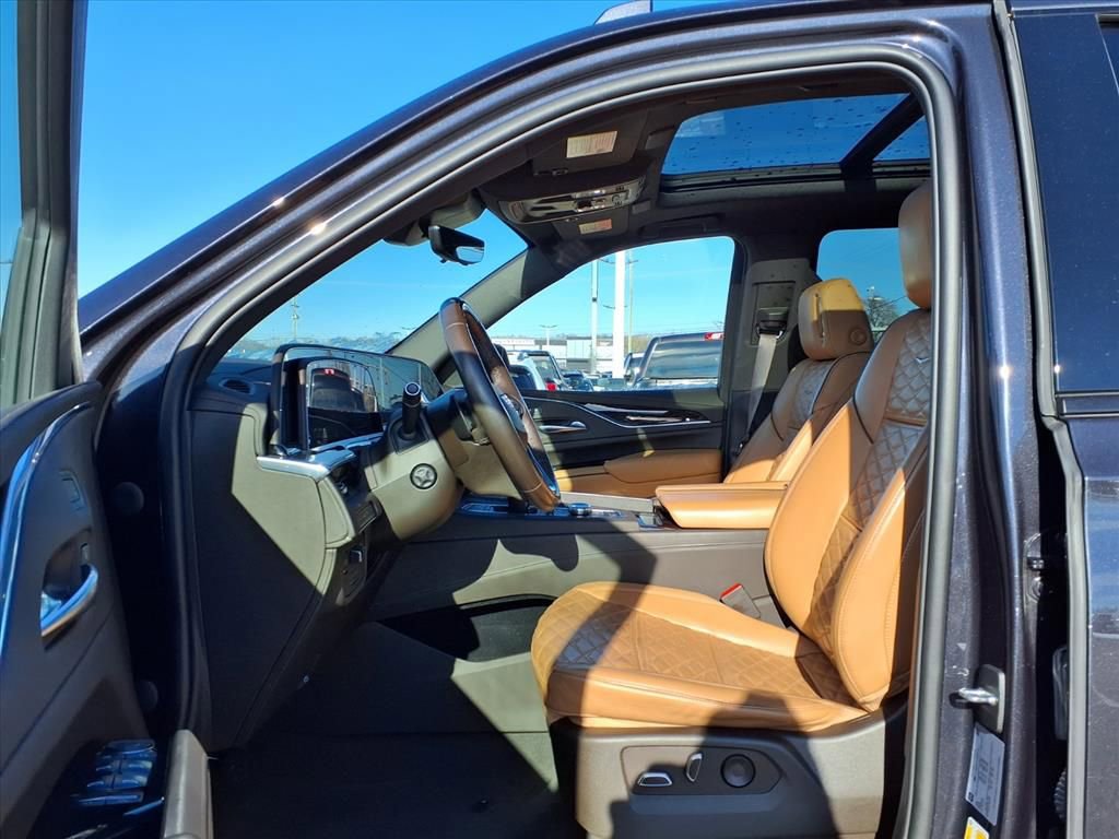 Used 2023 Cadillac Escalade ESV Sport image 17