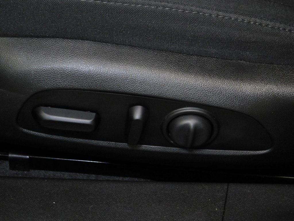 Used 2019 Chevrolet Malibu LT image 32