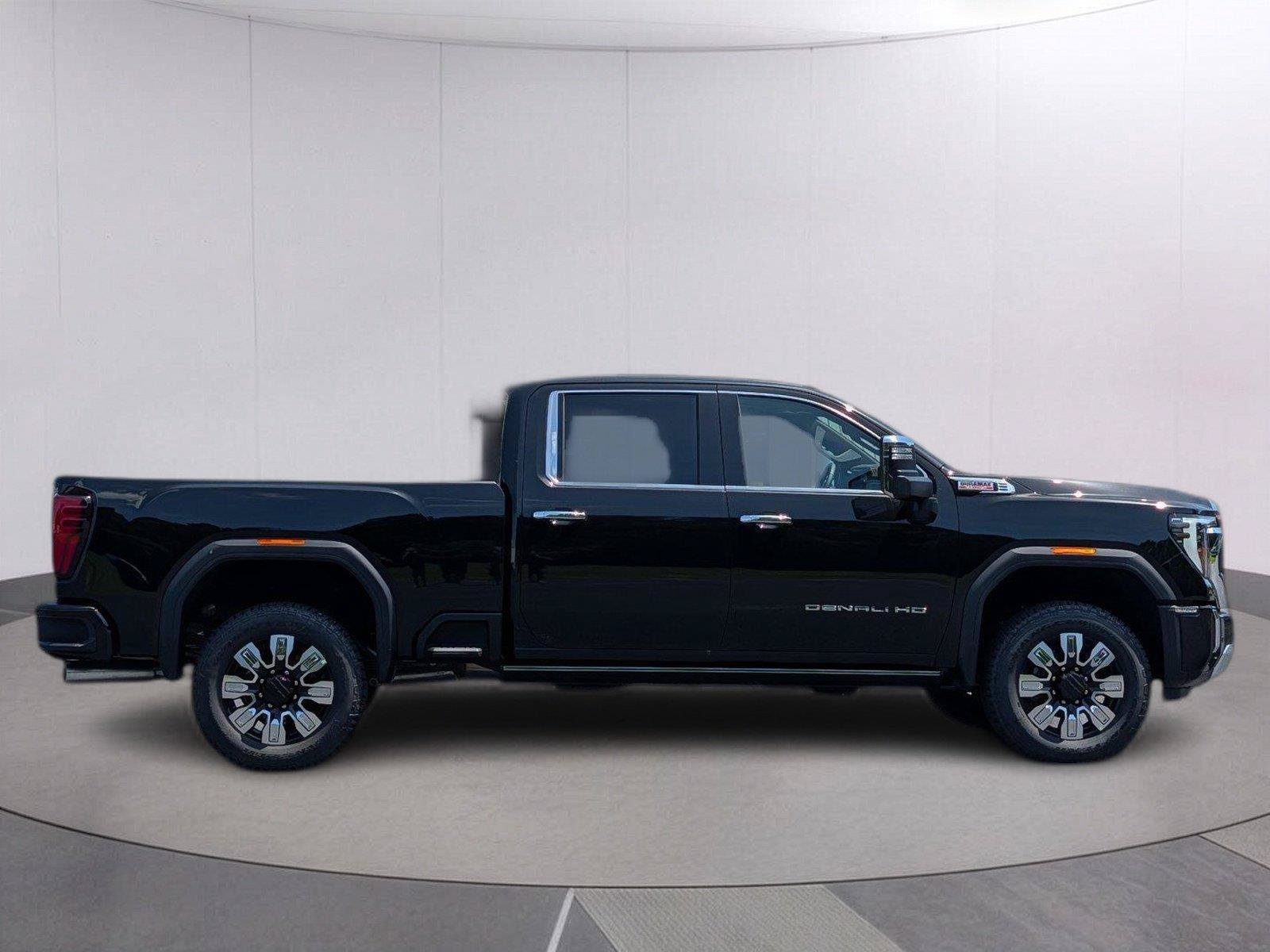 New 2026 GMC Sierra 2500 Denali w/ Denali Reserve Package AWD/4WD image 7