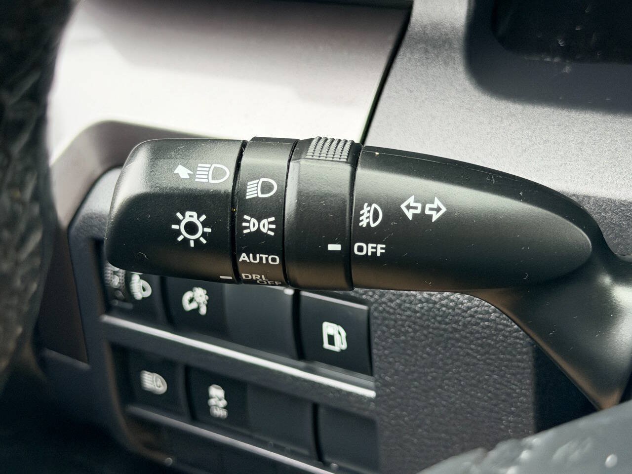 Used 2025 Toyota 4Runner SR5 AWD/4WD image 39