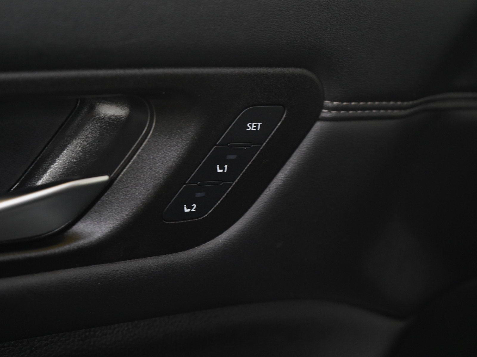 Used 2023 Nissan Pathfinder Platinum AWD/4WD image 26