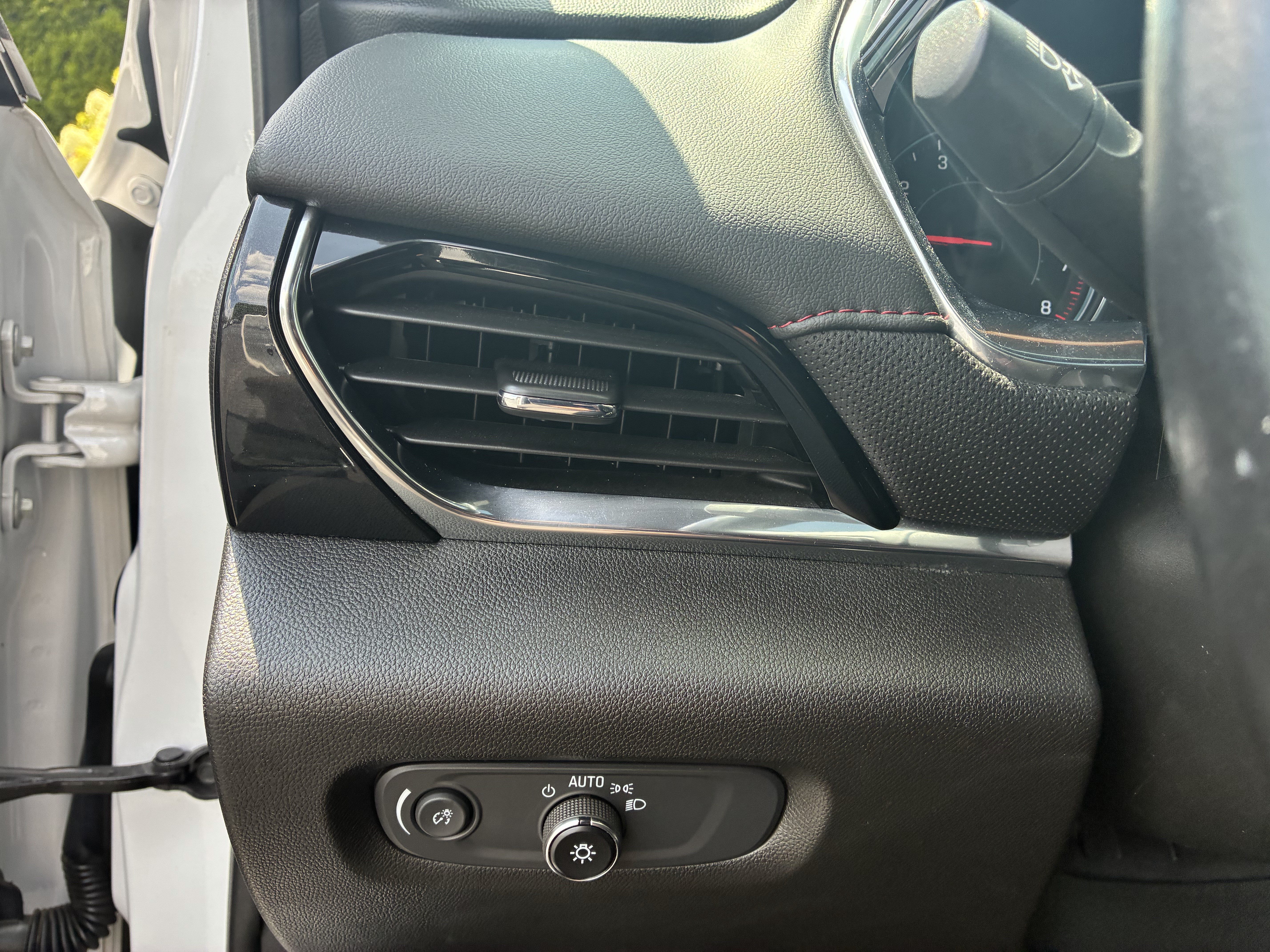 Used 2022 Chevrolet Traverse RS AWD/4WD image 29