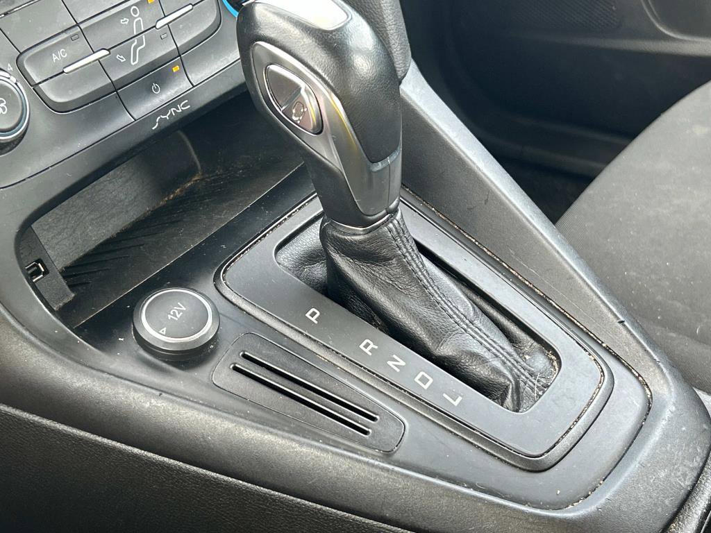 Used 2016 Ford Focus SE w/ SE Power Seat Package image 27