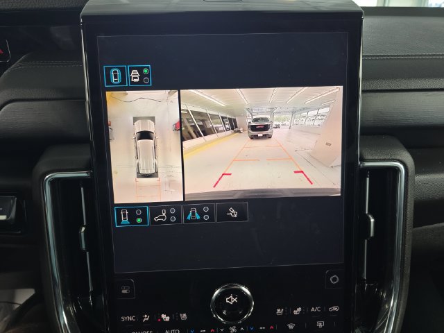 Certified 2025 GMC Yukon Denali AWD/4WD image 16