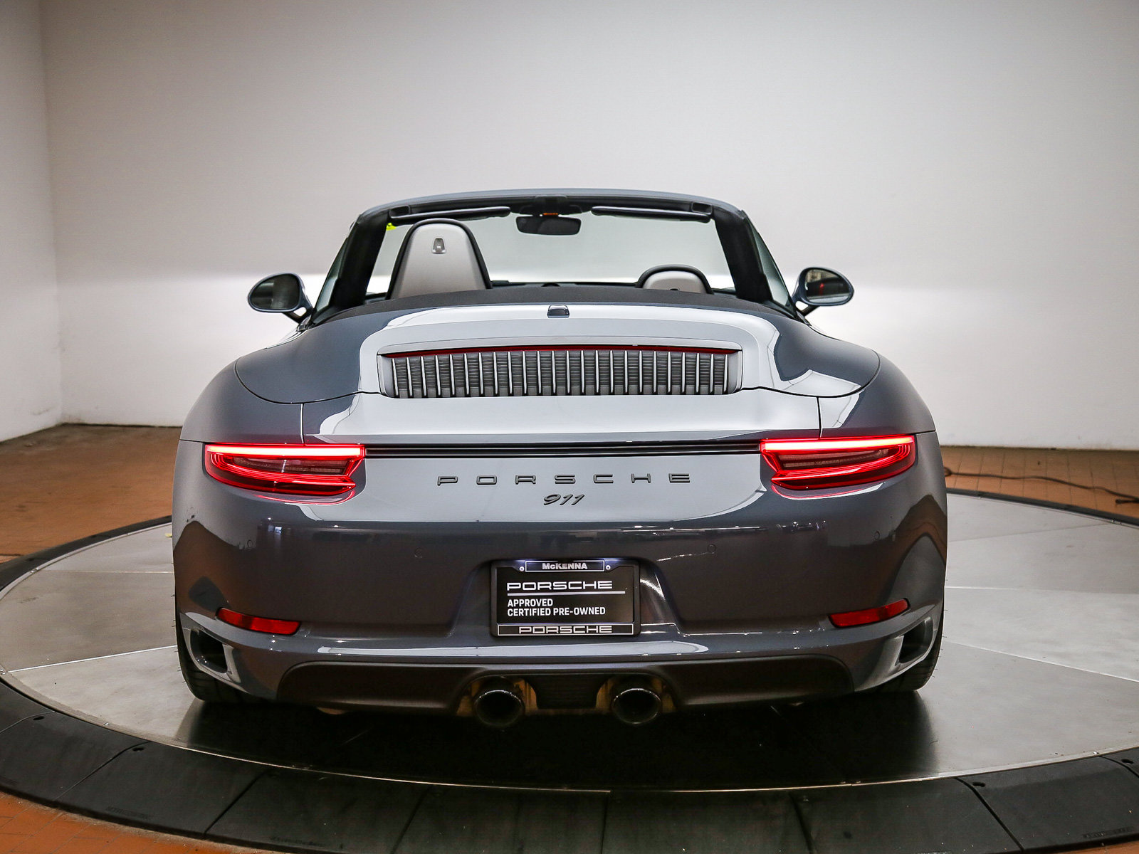 Certified 2018 Porsche 911 Carrera GTS RWD image 5