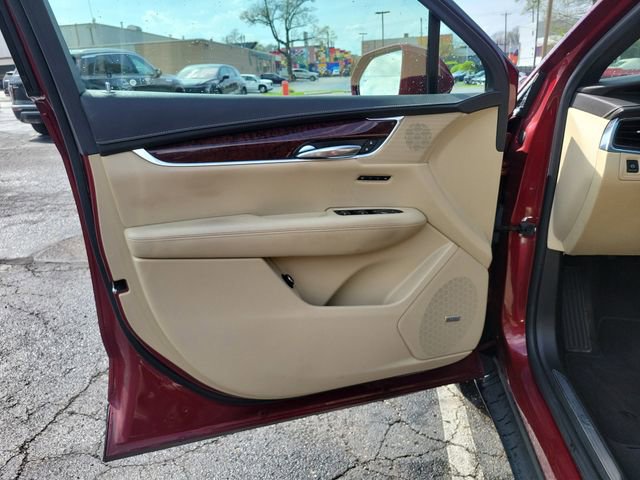 Used 2017 Cadillac XT5 Luxury w/ Driver Awareness Package image 20