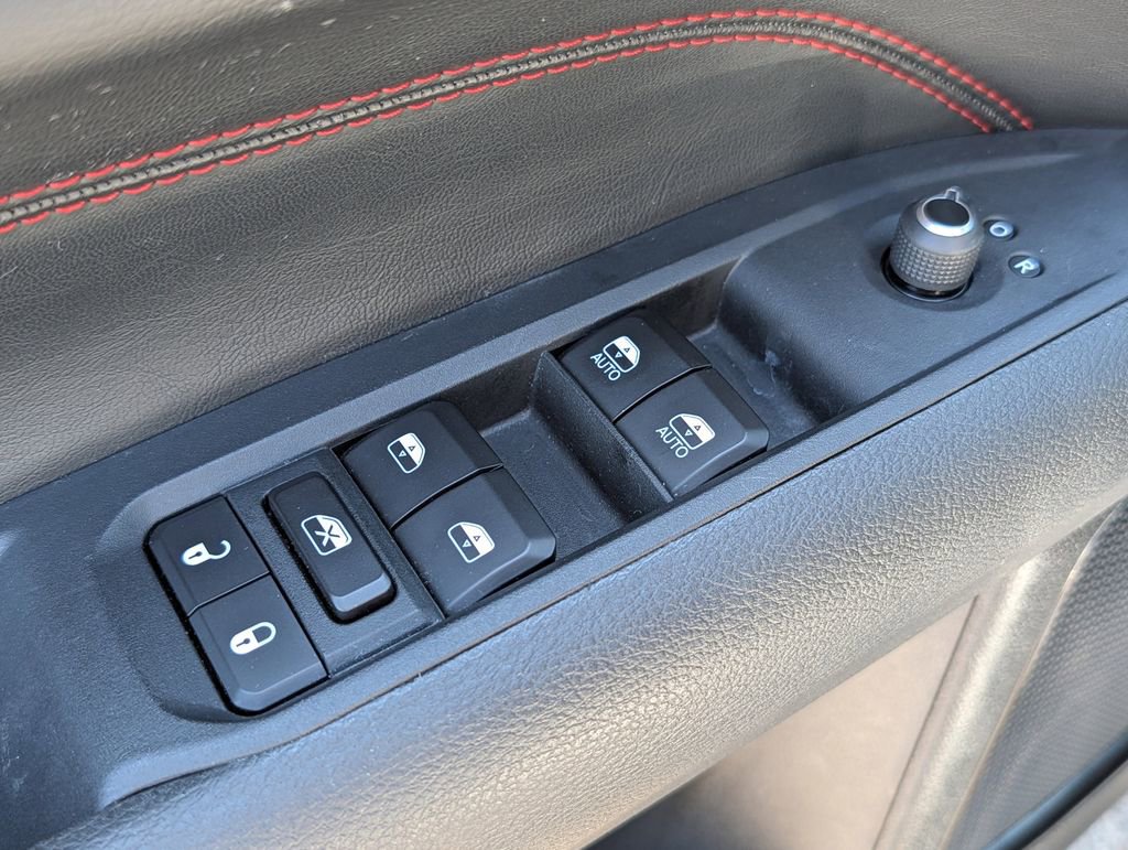 Used 2025 Jeep Compass Trailhawk AWD/4WD image 31