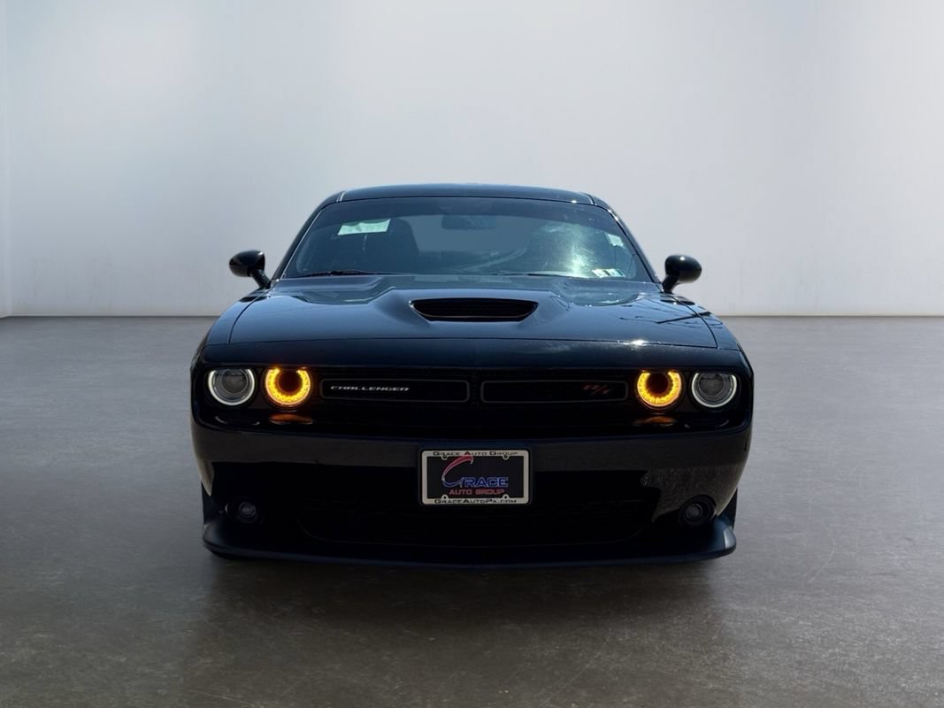 Used 2019 Dodge Challenger R/T RWD image 2