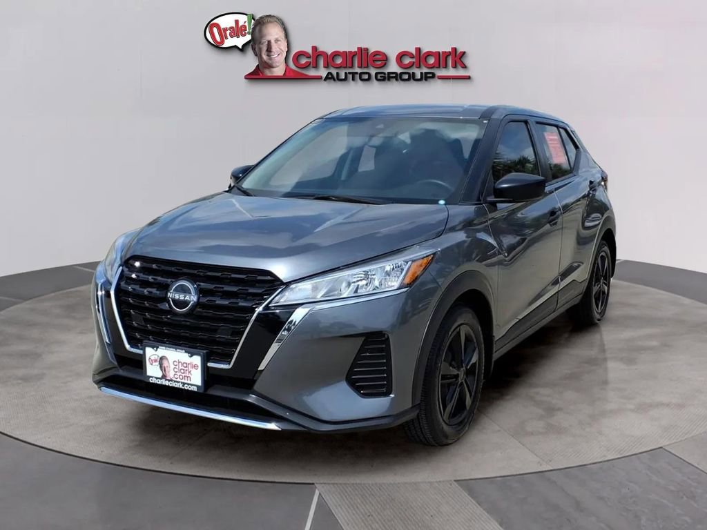 Used 2025 Nissan Kicks Play S image 1