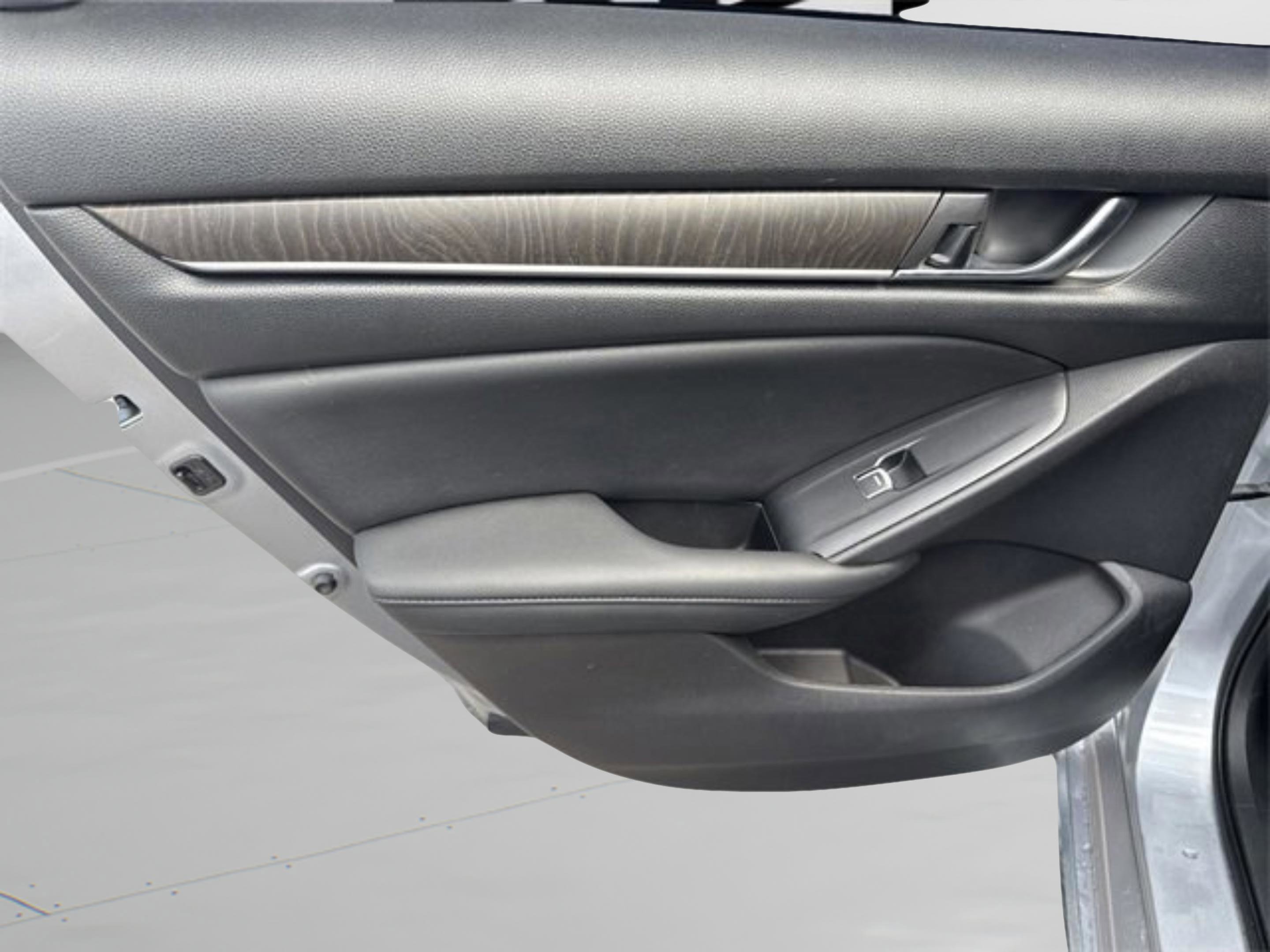 Used 2021 Honda Accord EX-L image 32