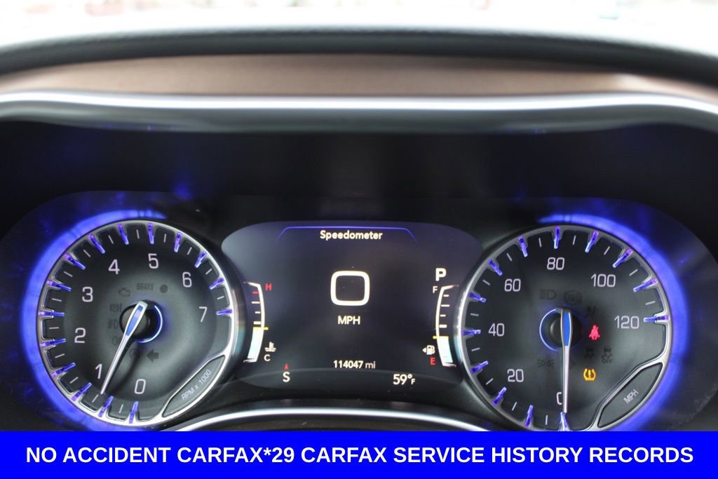 Used 2018 Chrysler Pacifica Touring-L Plus image 38