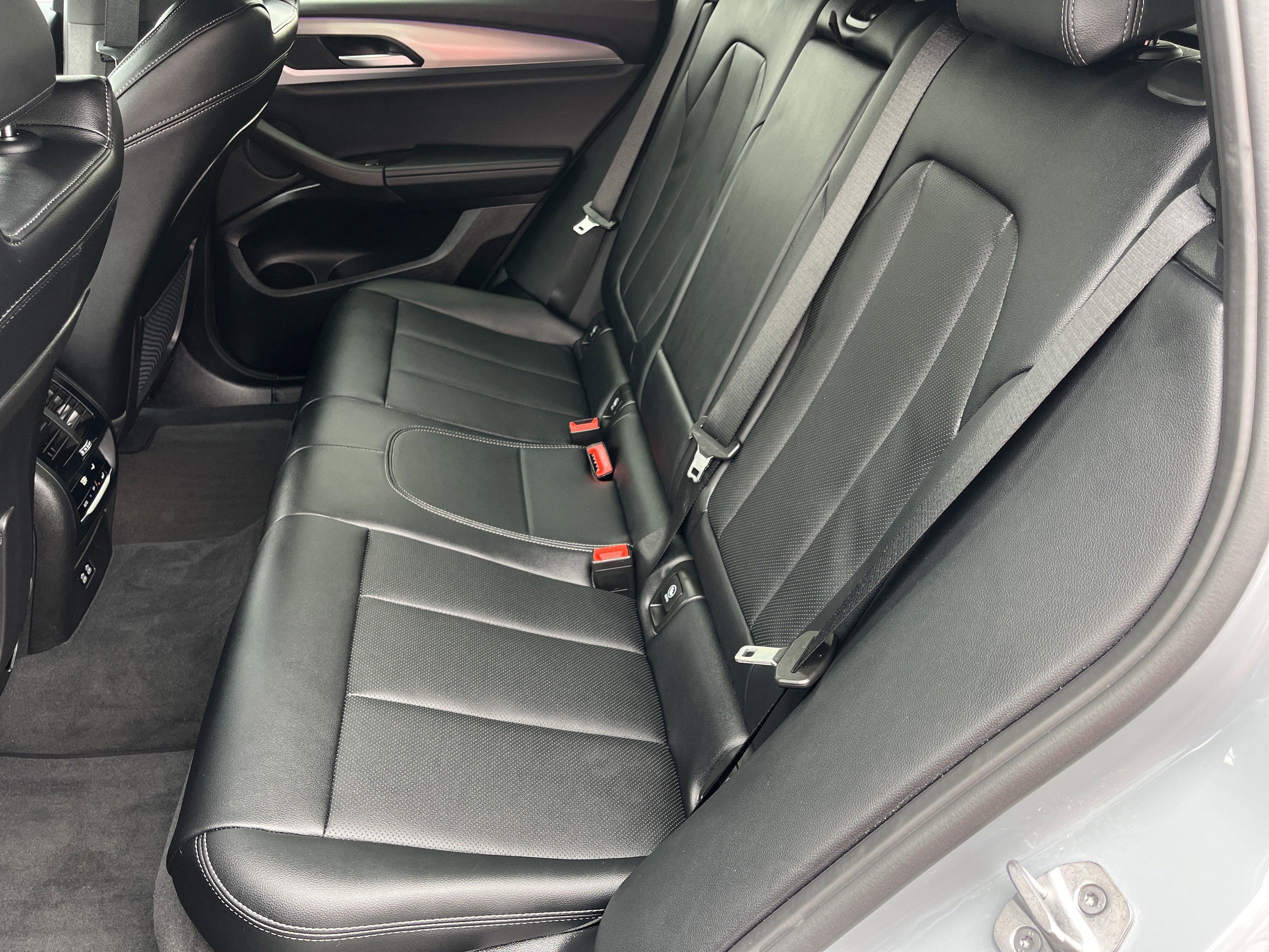 Used 2025 BMW X4 xDrive30i image 21