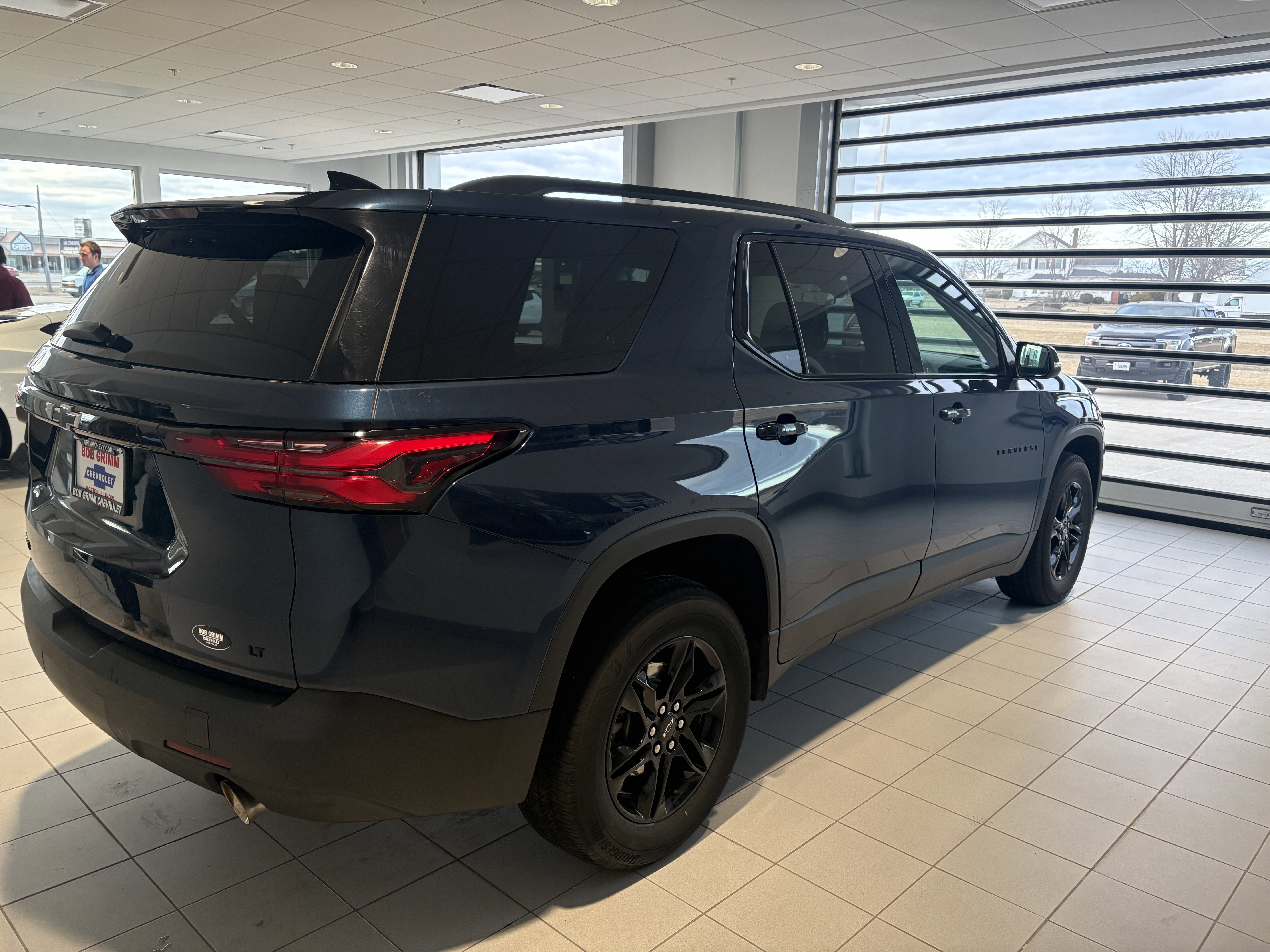 Used 2023 Chevrolet Traverse LT image 6