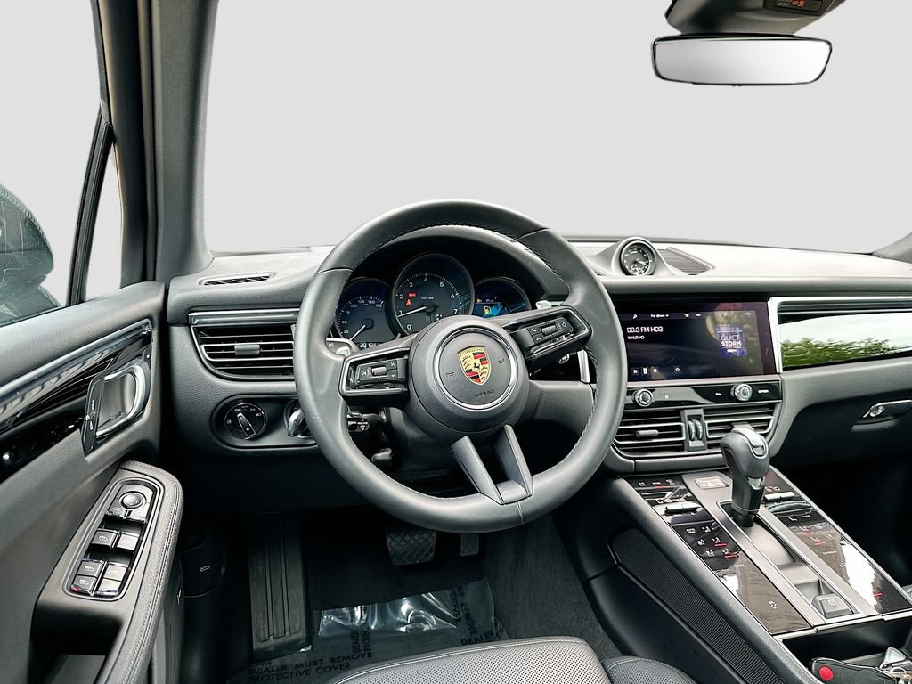 Certified 2023 Porsche Macan Turbo AWD/4WD image 25