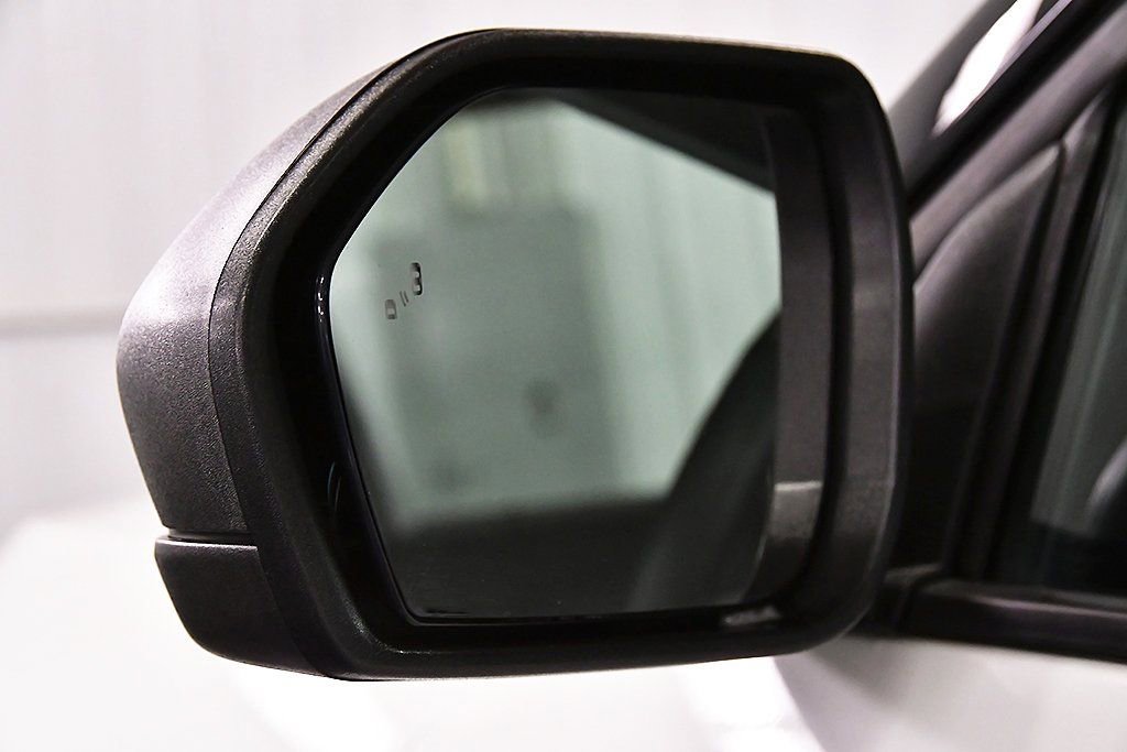 Used 2023 Ford Explorer XLT w/ Equipment Group 202A image 14