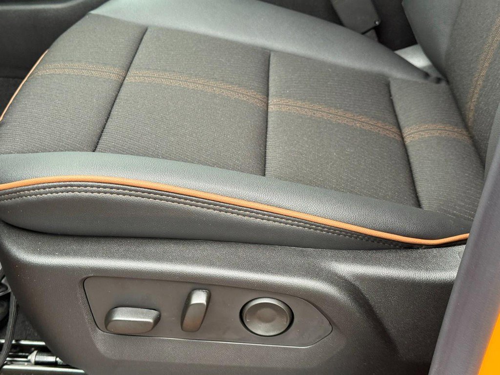 New 2026 GMC Canyon AT4 AWD/4WD image 16