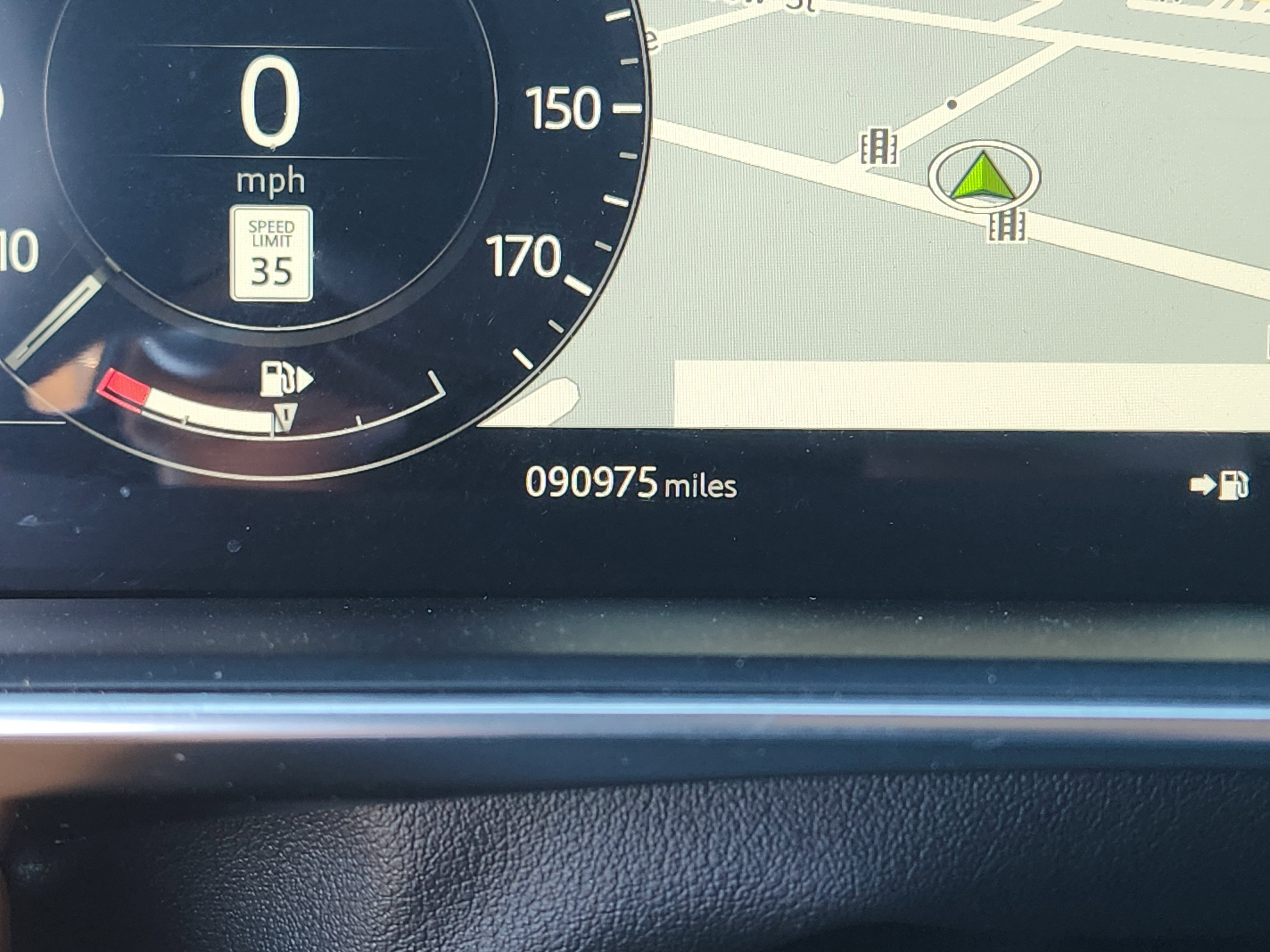 Used 2018 Land Rover Range Rover Sport Supercharged image 9