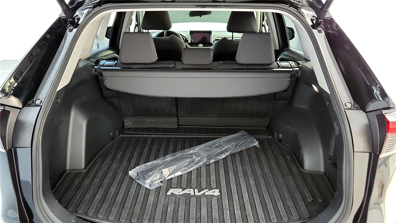 Certified 2025 Toyota RAV4 XLE image 25