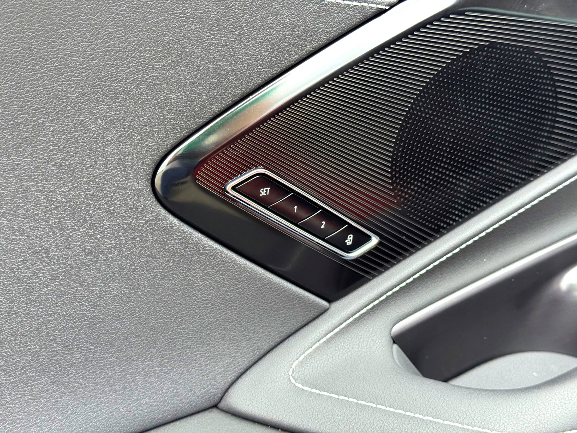 Used 2025 Chevrolet Corvette Z06 image 17