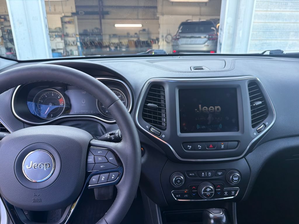 Used 2023 Jeep Cherokee Altitude Lux AWD/4WD image 20